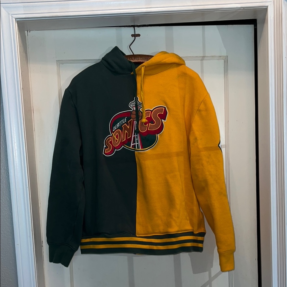 Mitchell & Ness Seattle Sonics basketball Green and Yellow Hoodie large